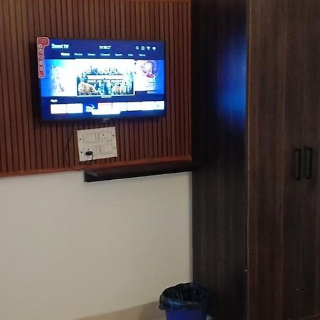 Hotel Blue Heaven Oyotownhouse Ghaziabad Exterior foto